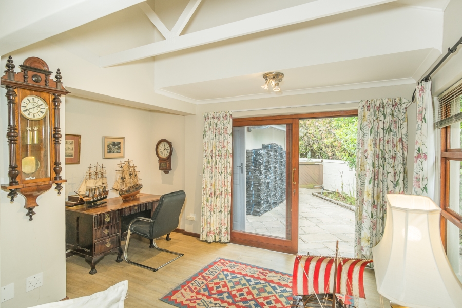 4 Bedroom Property for Sale in Lake Michelle Western Cape